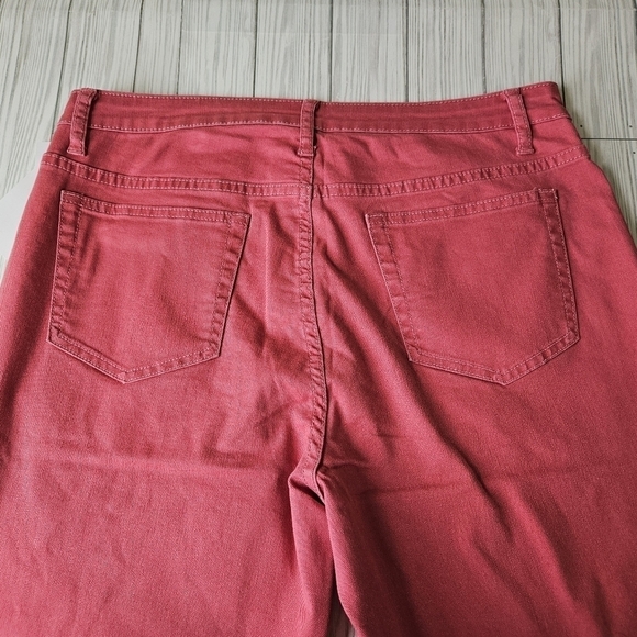 Daily Thread High Rise Cropped Ankle Flare Jeans in Jolie Clay Wash Size 16 NWOT - Picture 7 of 11